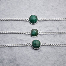 Load image into Gallery viewer, Emerald 10-13mm Mix Faceted Shape Silver Plated Bezel Continuous Connector Chain
